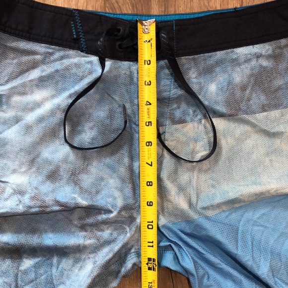OAKLEY Voyage Board Shorts Swim Shorts - Picture 13 of 14